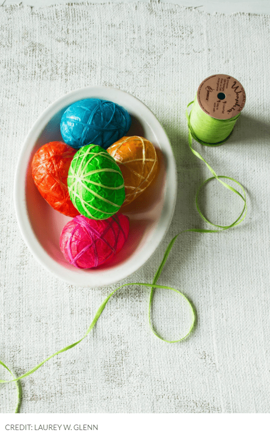 διακοσμητικά_πασχαλινά αυγά_στολισμένα_με_κορδέλα_