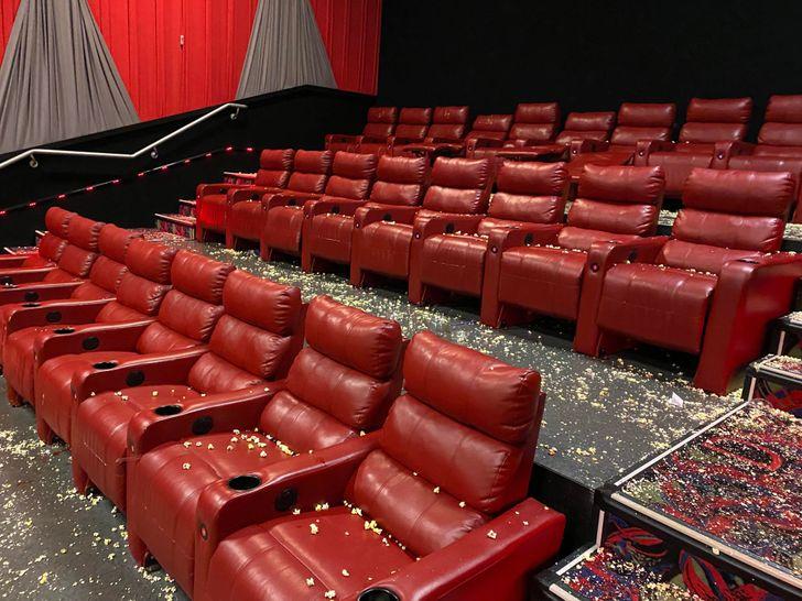 Βρώμικο_ θέατρο_ Βρώμικο_ θέατρο_