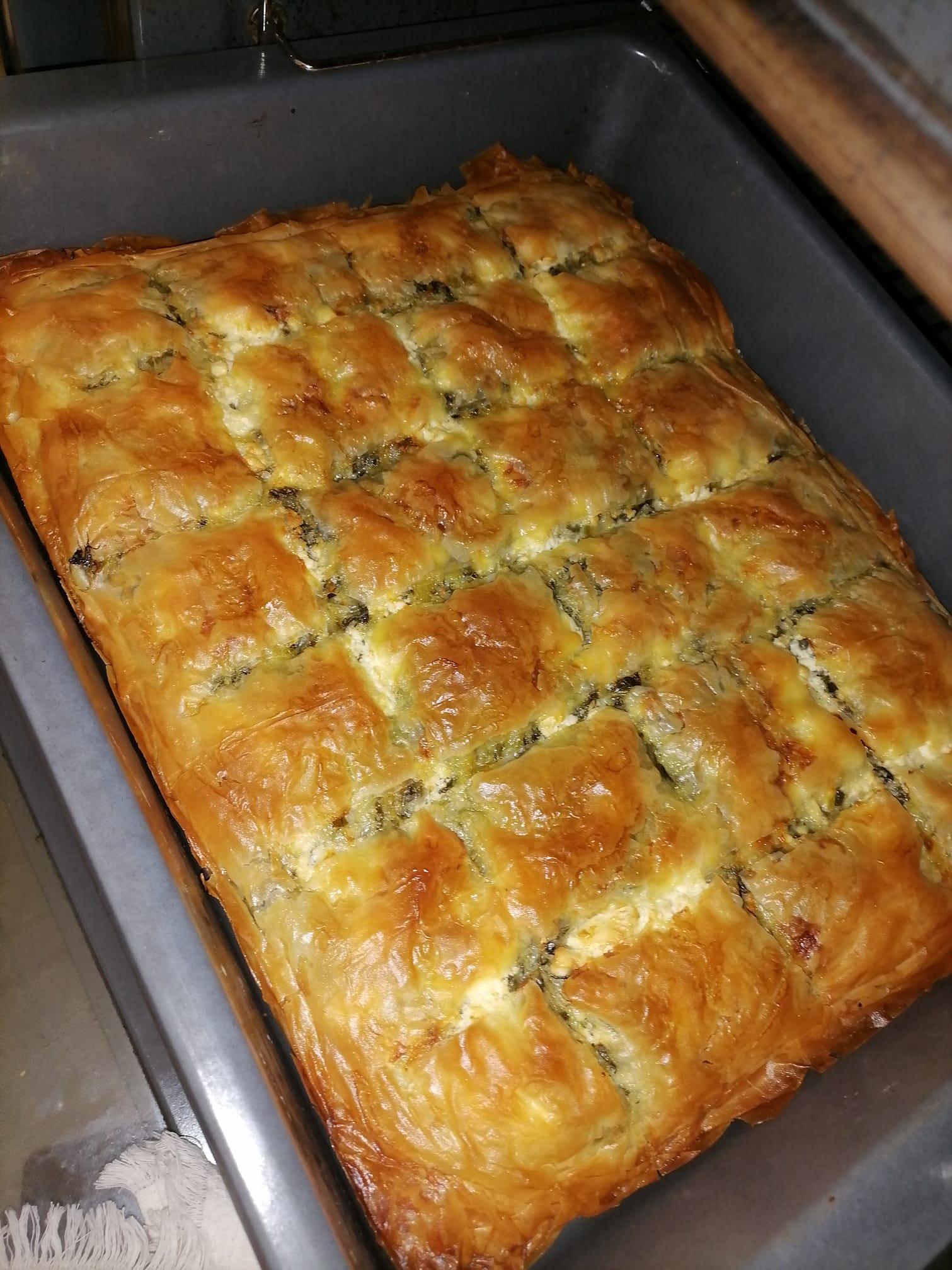 Τραγανή Χορτόπιτα με φύλλο κρούστας και φέτα