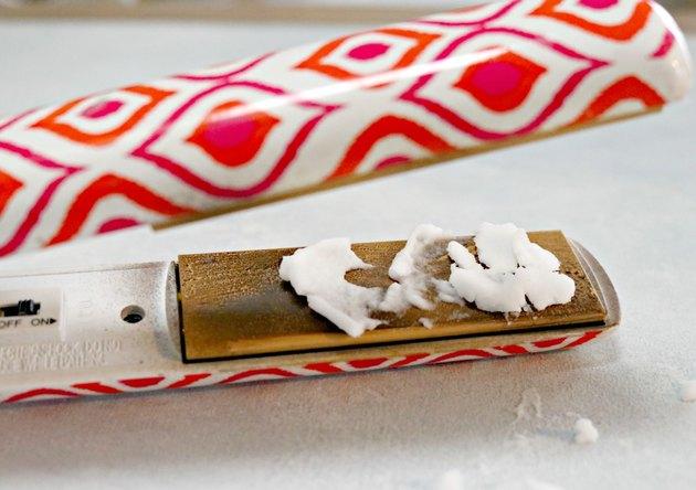 Πως_ θα καθαρίσετε _την ισιωτική_ και το ψαλίδι_ για μπούκλες_ 