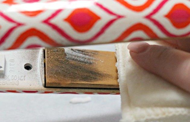 Πως _θα_ καθαρίσετε_ την _ισιωτική_ και_ το_ ψαλίδι_ για_ μπούκλες_