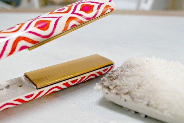 Πως _θα_ καθαρίσετε_ την _ισιωτική_ και_ το_ ψαλίδι_ για_ μπούκλες_