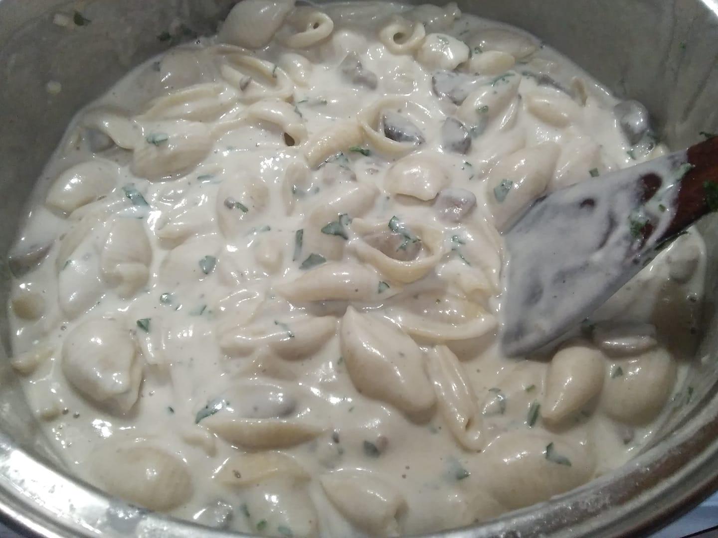 νηστίσιμη_μακαρονάδα_με_σάλτσα_από_κάσιους_