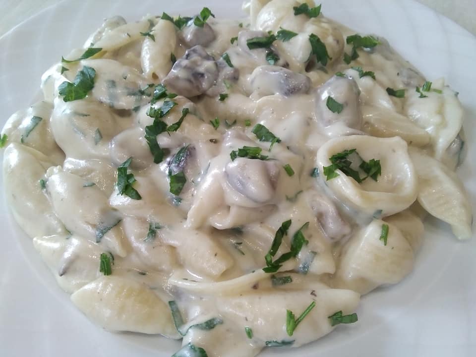 Νηστίσιμη _σάλτσα_ για _μακαρόνια_ από_ κάσιους_ 