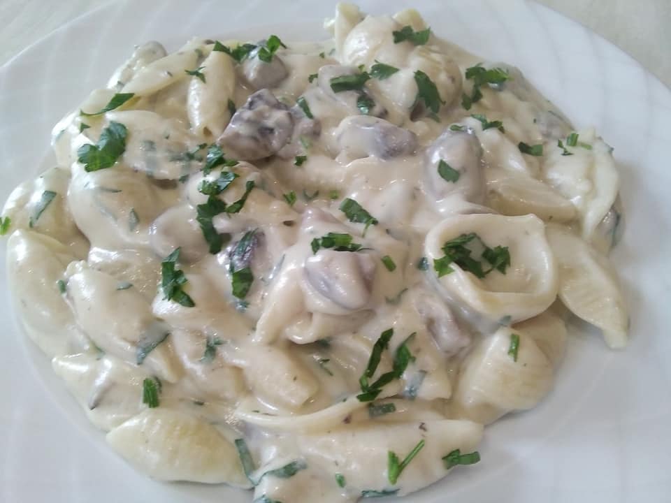 νηστίσιμη_μακαρονάδα_με_σάλτσα_από_κάσιους_ νηστίσιμη_μακαρονάδα_με_σάλτσα_από_κάσιους_