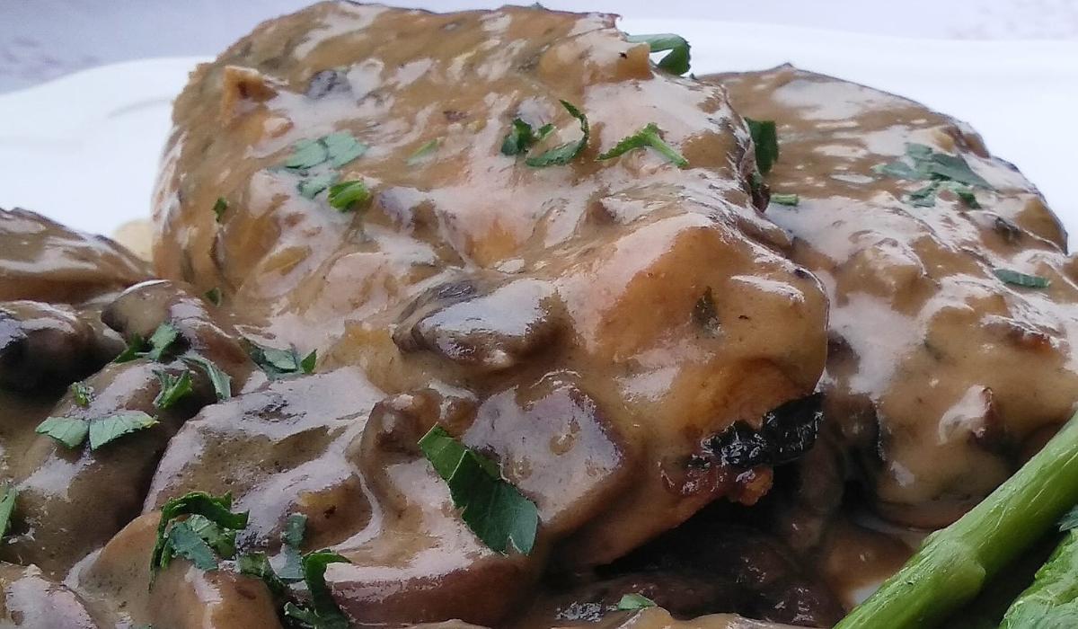 κοτόπουλο_με_σάλτσα Μαδέιρα_ κοτόπουλο_με_σάλτσα Μαδέιρα_