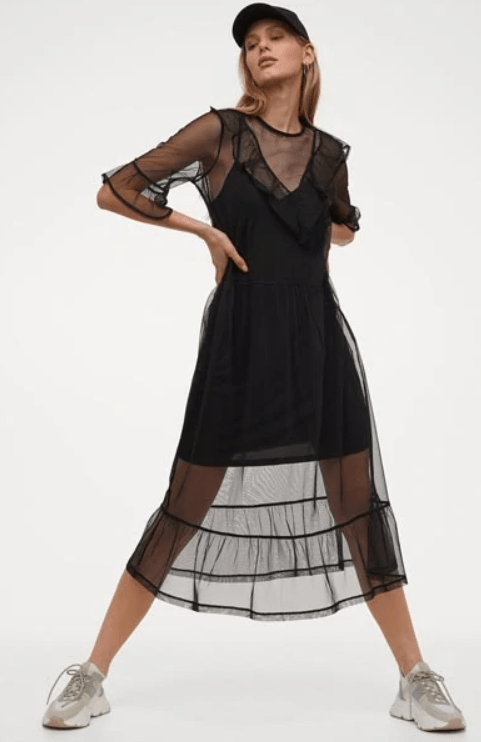 μαύρο_φόρεμα_με_διαφάνειες_