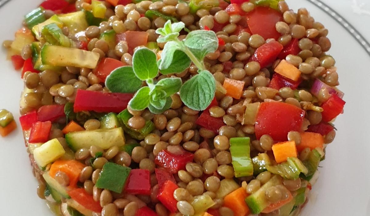 Φακές_ σαλάτα_με_ λαχανικά_