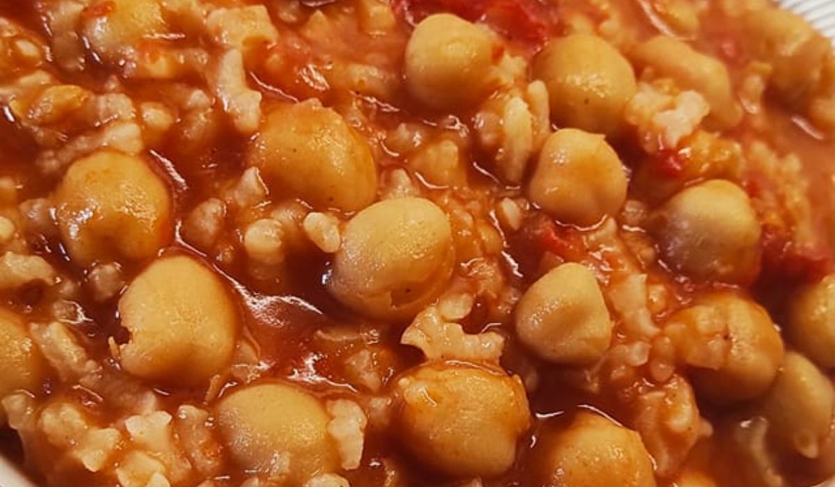 κοκκινιστά_ρεβίθια με ρύζι_ Συνταγή_ 