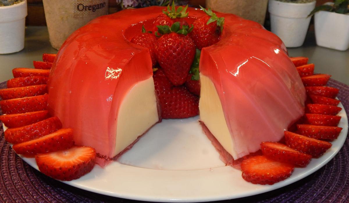 Απολαυστική κρέμα βανίλια με ζελέ φράουλα (βίντεο)