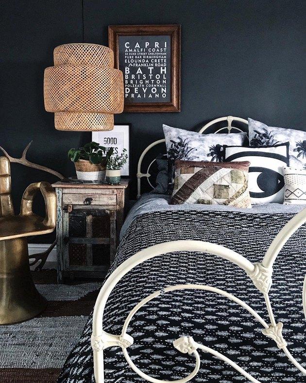 σκούρο μπλε_στην_κρεβατοκάμαρα_