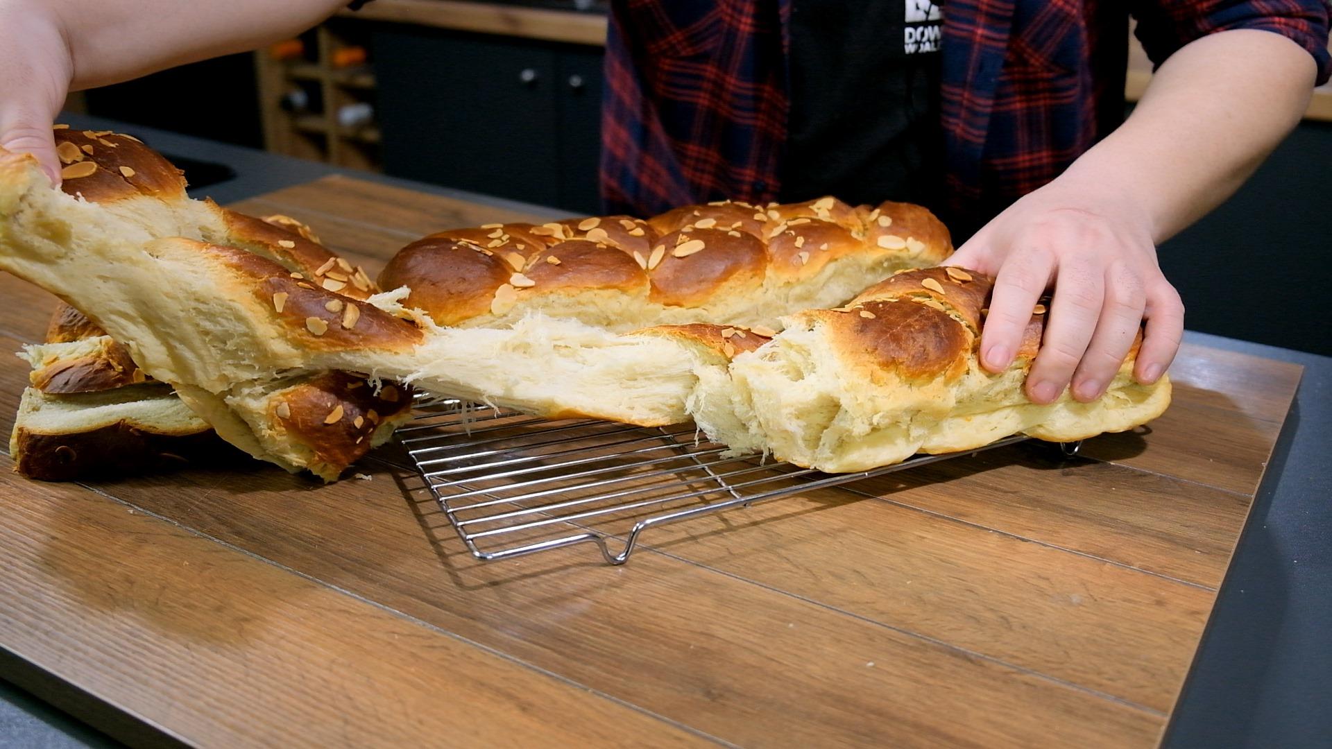 Τα _τσουρέκια _του_ Παναγιώτη_ Παπαδάκη_ Συνταγή_ Τα _τσουρέκια _του_ Παναγιώτη_ Παπαδάκη_ Συνταγή_