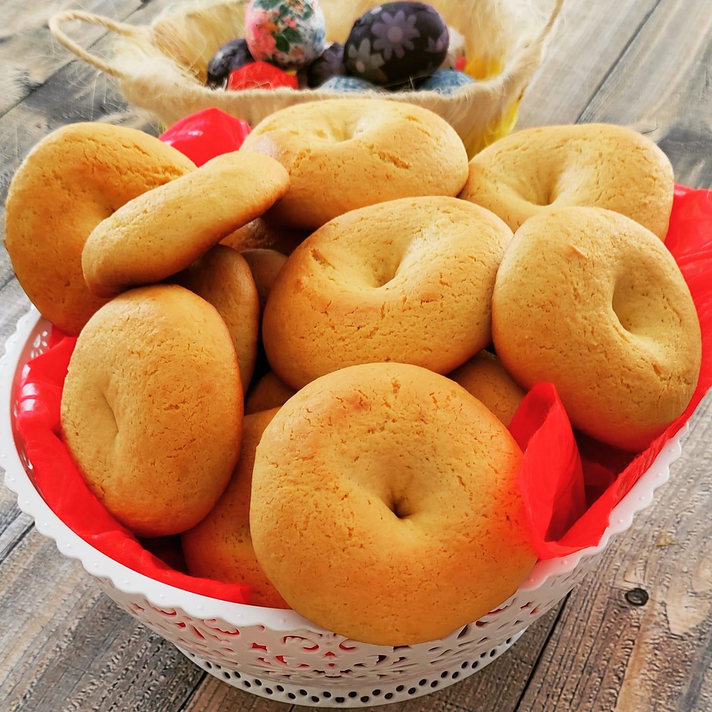 πασχαλινά κουλουράκια_χωρίς αμμωνία_από_την_Γκόλφω_ 