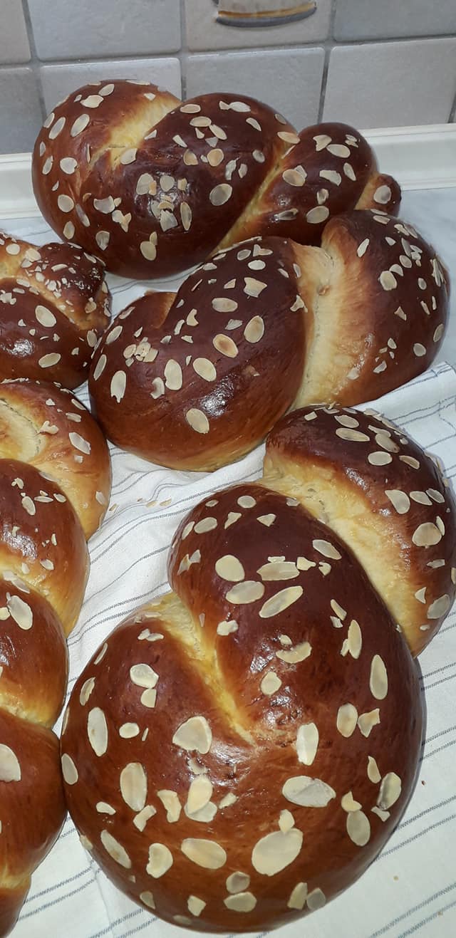 Τα_ πασχαλινά_ τσουρέκια _της_ μαμάς_