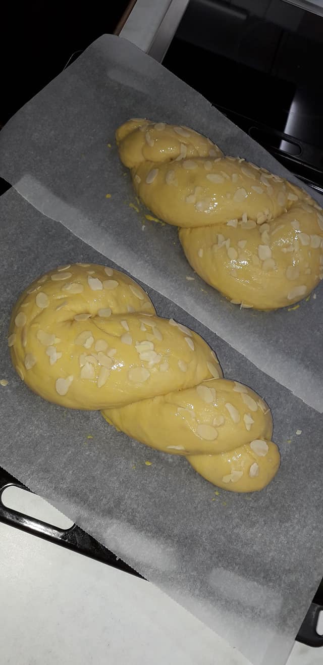 Τα_ πασχαλινά_ τσουρέκια _της_ μαμάς_