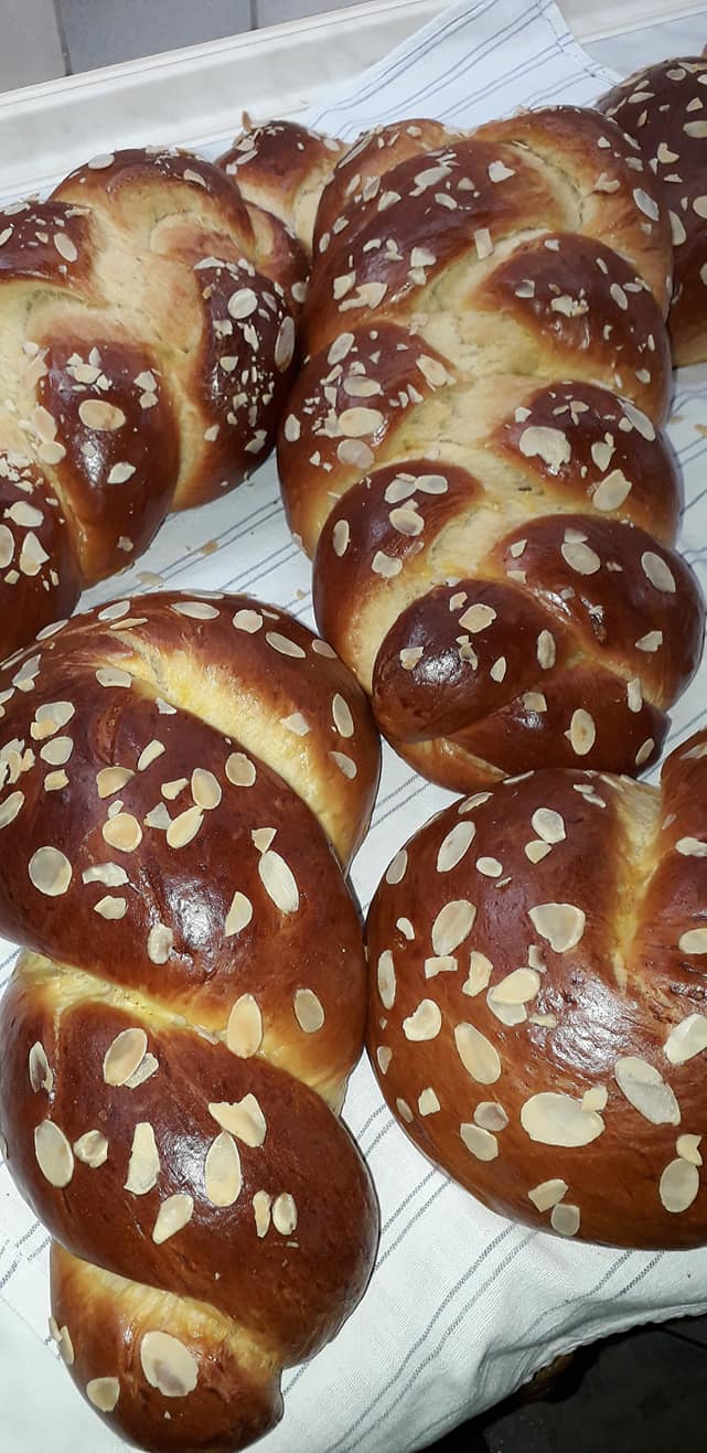  Τα_ πασχαλινά_ τσουρέκια _της_ μαμάς_