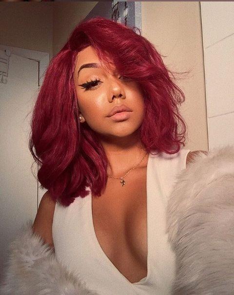 βαθύ_κόκκινο_σε_καρέ_μαλλιά_