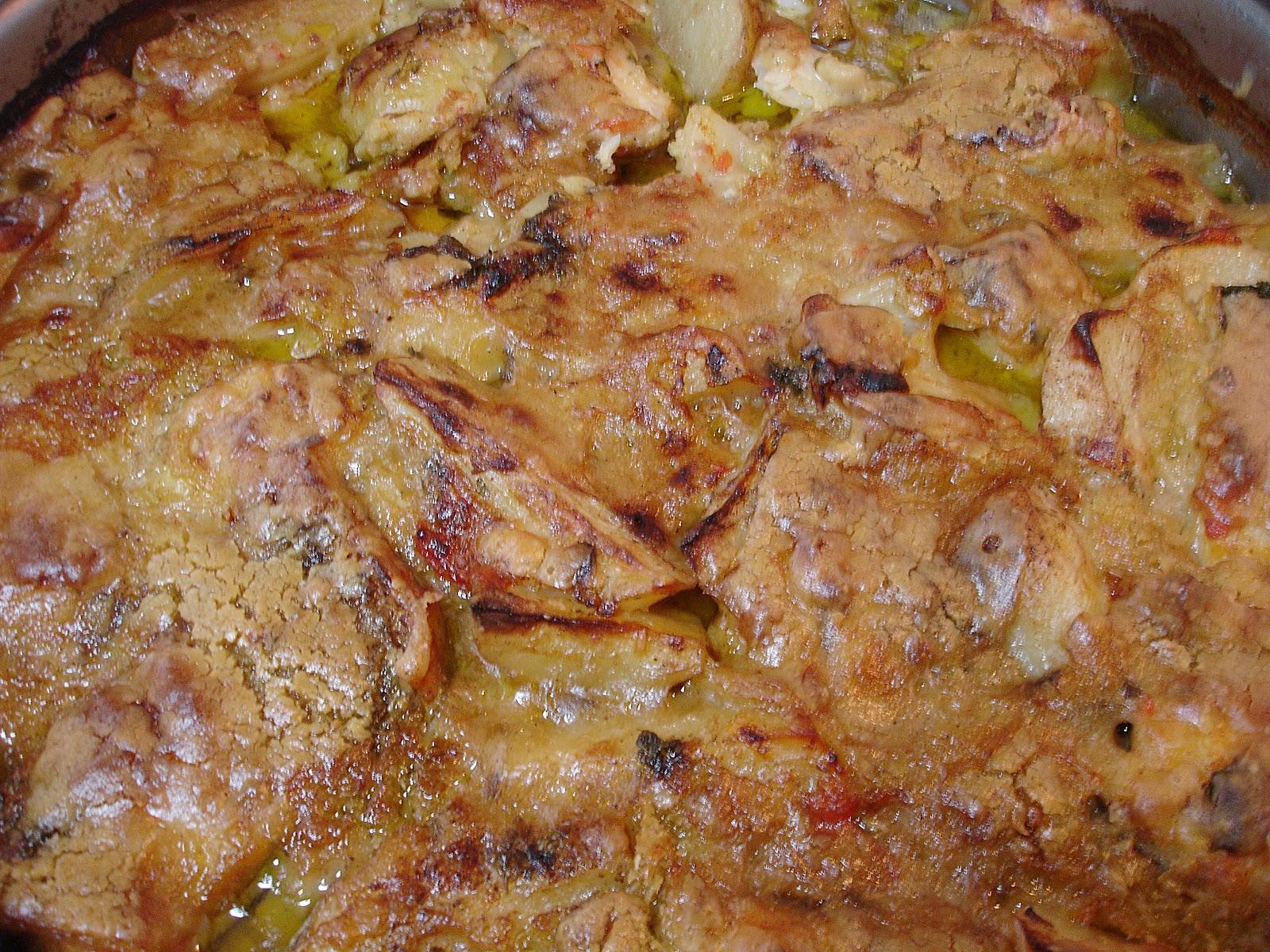  μπακαλιάρος_σκορδοστούμπι_με_πατάτες_στον_φούρνο_