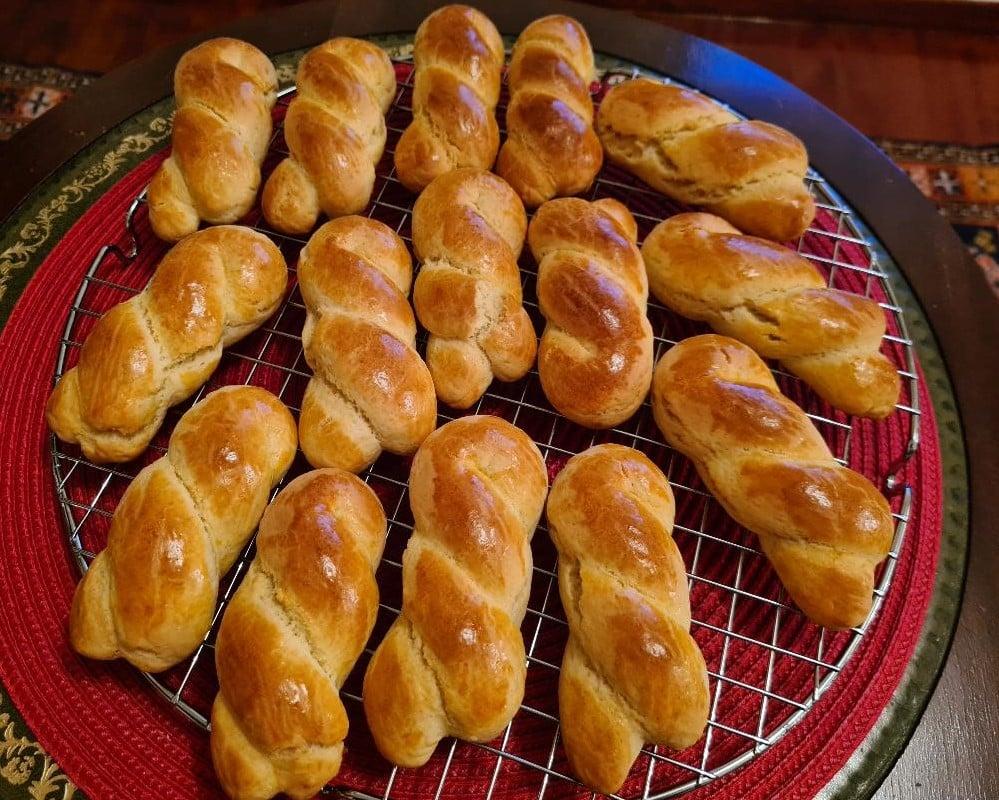 Πασχαλινά_ κουλουράκια_ πλεξούδα_