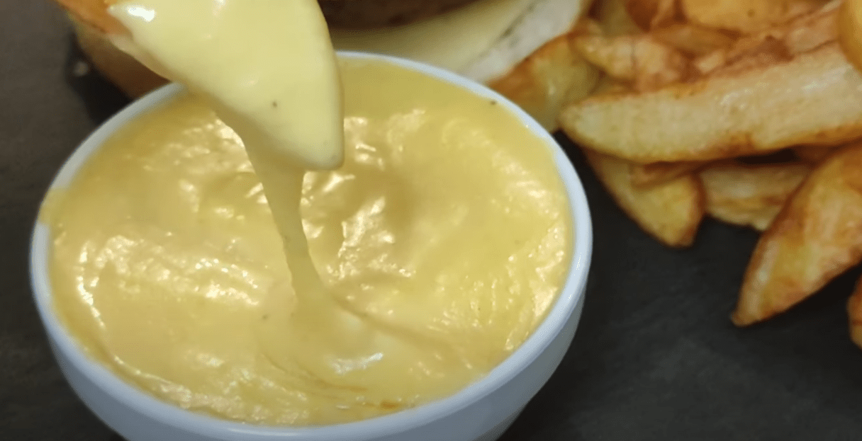 σάλτσα τυριού_με_τσένταρ_ σάλτσα τυριού_με_τσένταρ_