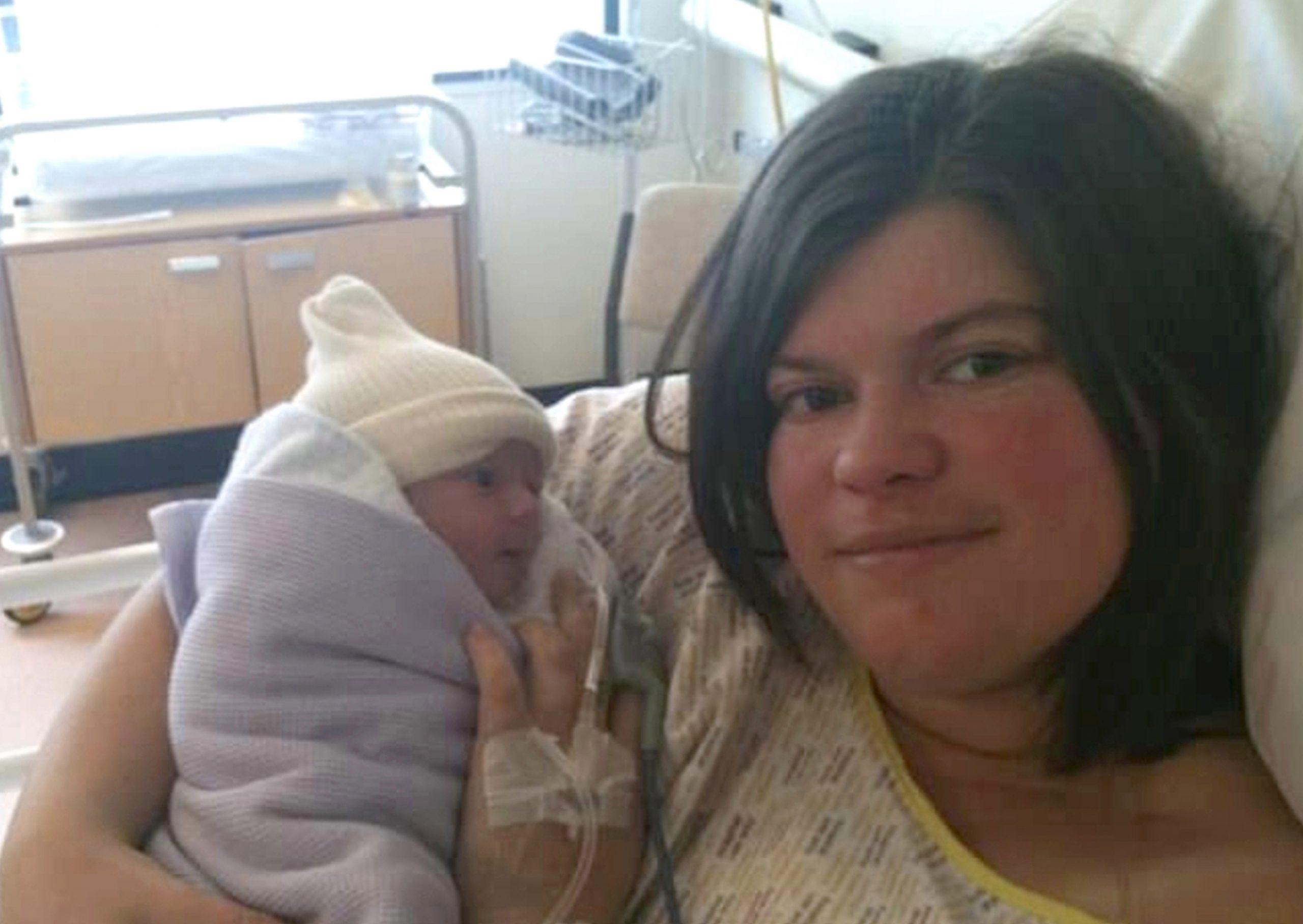 Έγκυος_ καπνίστρια_ παραλίγο_ να _χάσει _το_ παιδί_ της_