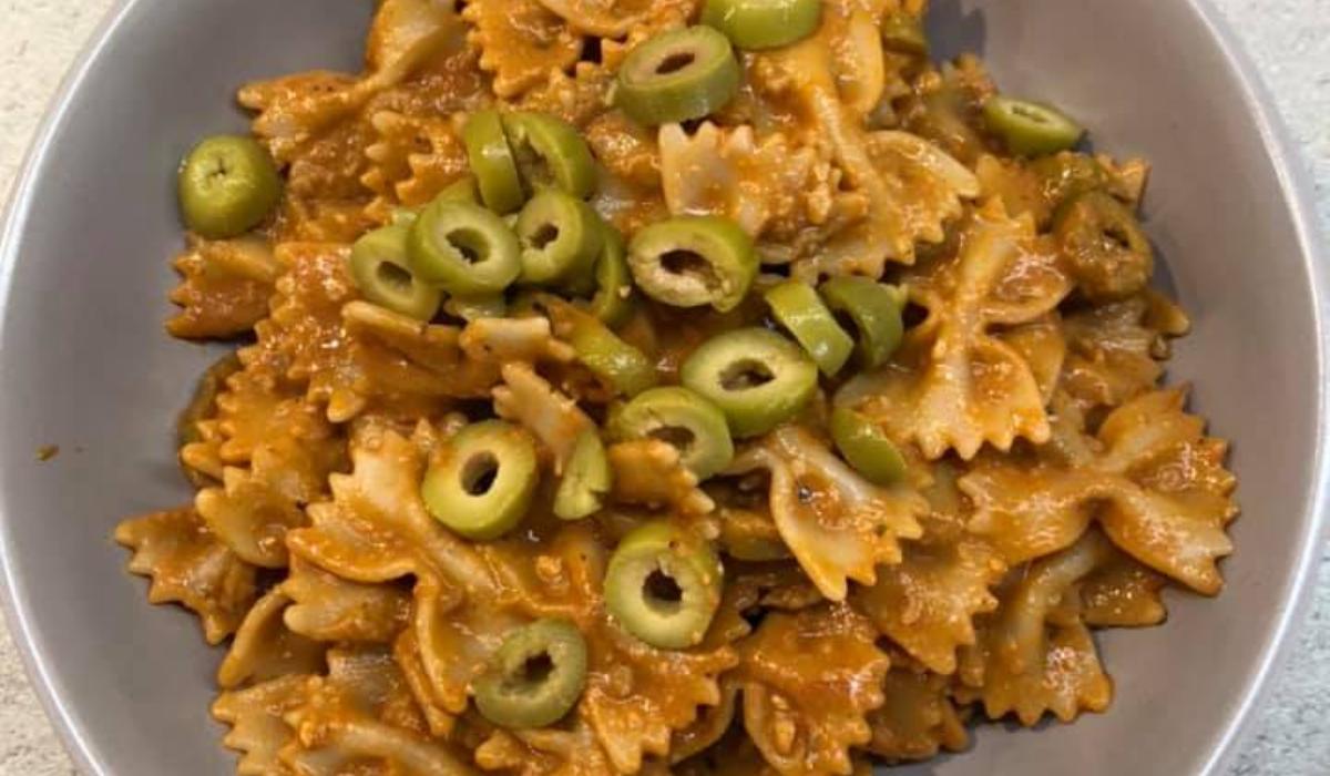 αλάδωτα_μακαρόνια_με_ελιές_