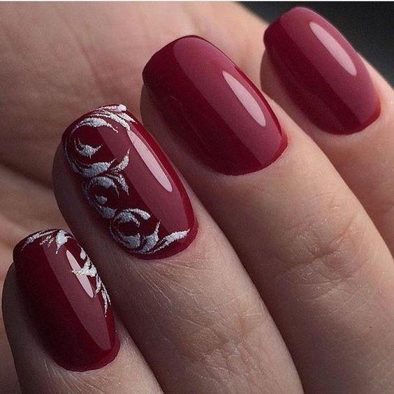 κόκκινα_νύχια_ το_ Πασχα_ με_ζωγραφισμένα_λουλούδια_