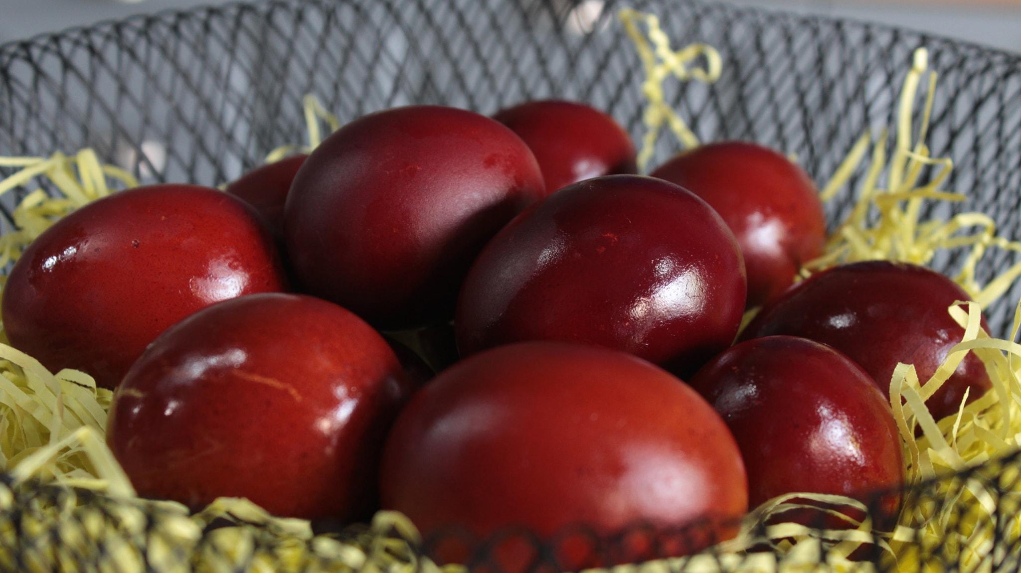 Πως να βάψω κόκκινα αυγά : Πλήρης οδηγός και μυστικά