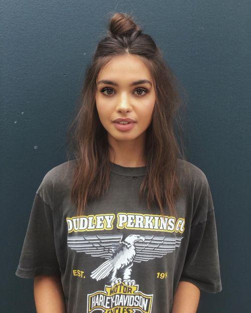 κότσος_σε_καρέ_μαλλιά_ κότσος_σε_καρέ_μαλλιά_