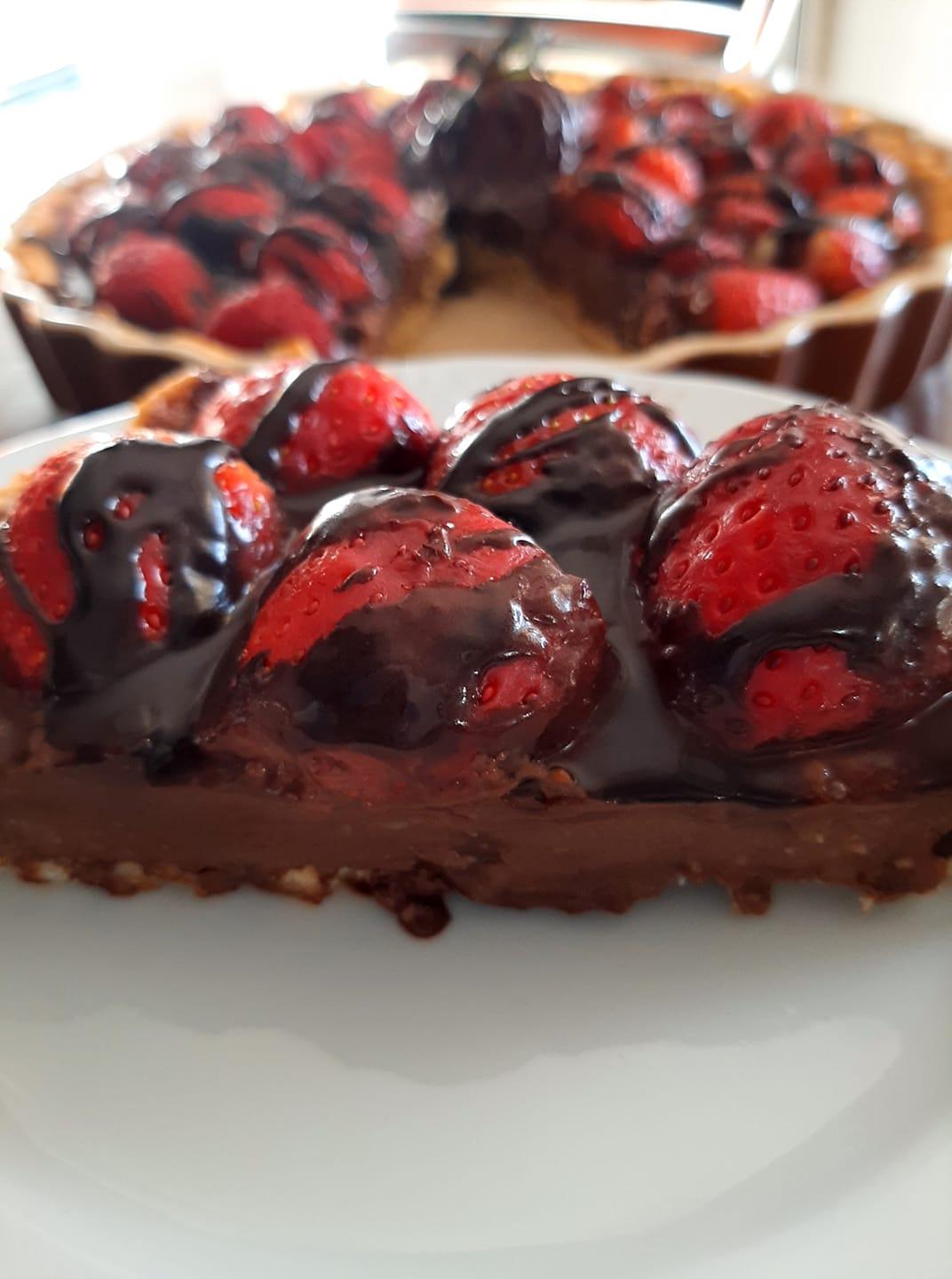 Πασχαλινή_τάρτα_σοκολάτας_με φράουλες_