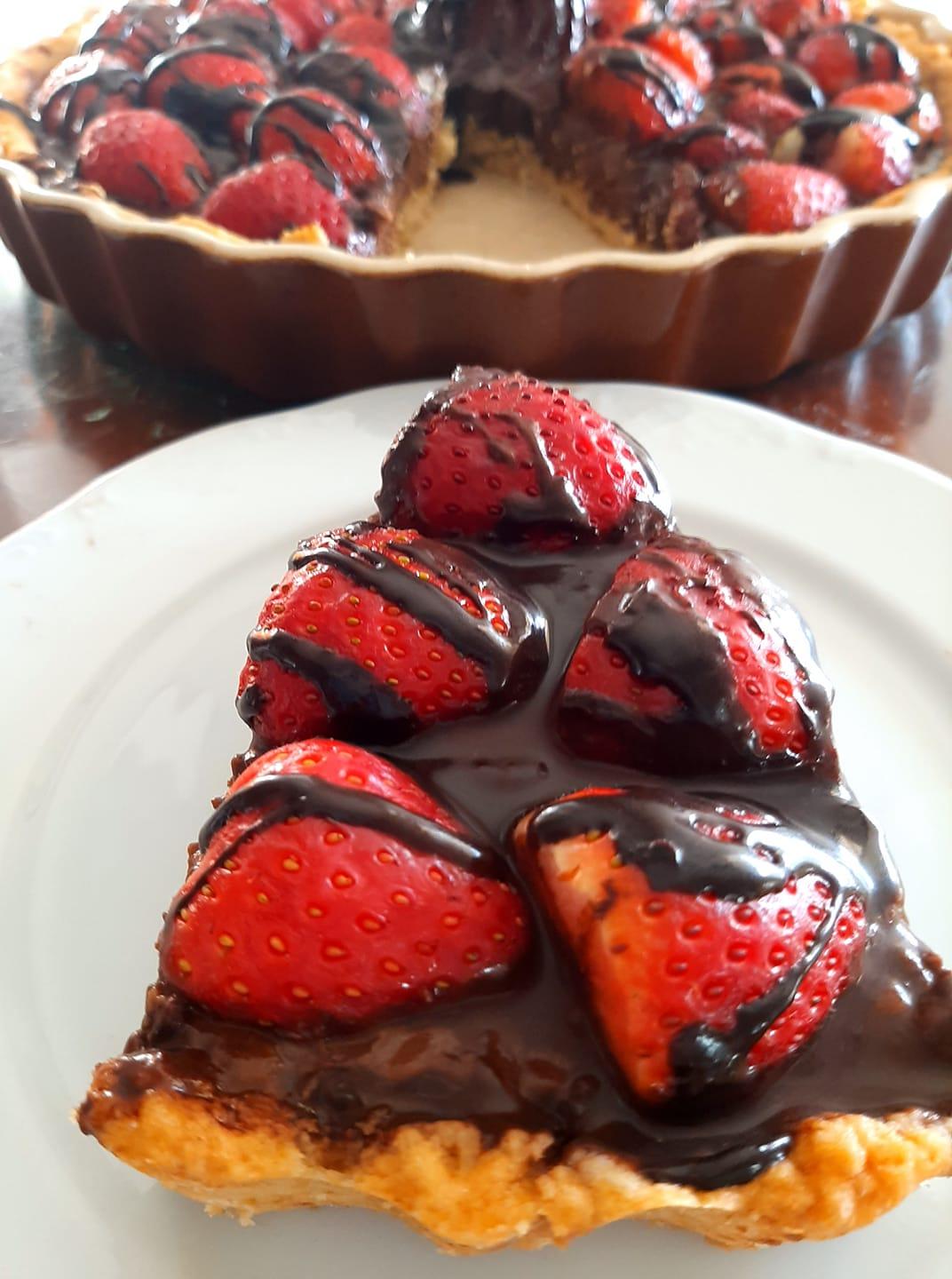 Πασχαλινή_τάρτα_σοκολάτας_με φράουλες_