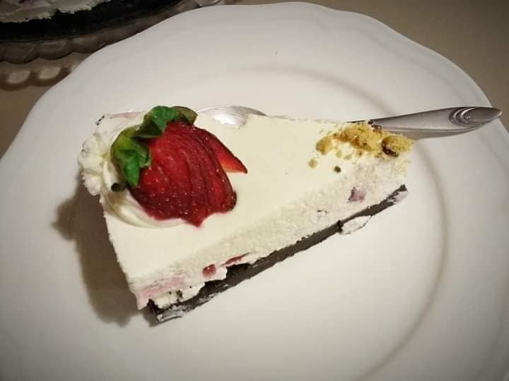 Φραουλένιο_ Cheesecake_ με_ λευκή _σοκολάτα_