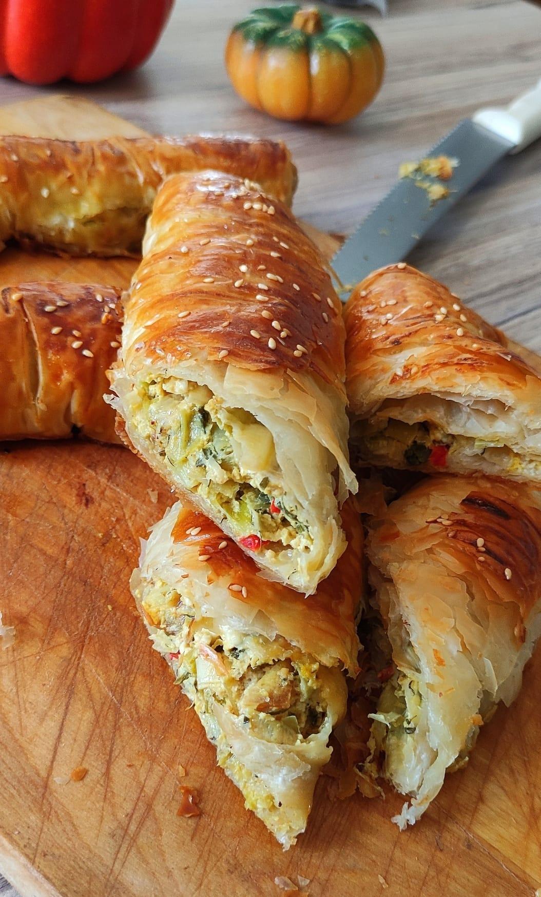 Εύκολο _τραγανό_ φύλλο_ για _πίτες_ από _την_ Γκόλφω_ Εύκολο _τραγανό_ φύλλο_ για _πίτες_ από _την_ Γκόλφω_