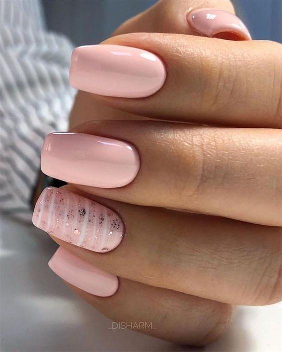 ροζ_νύχια_με_γκλίτερ_