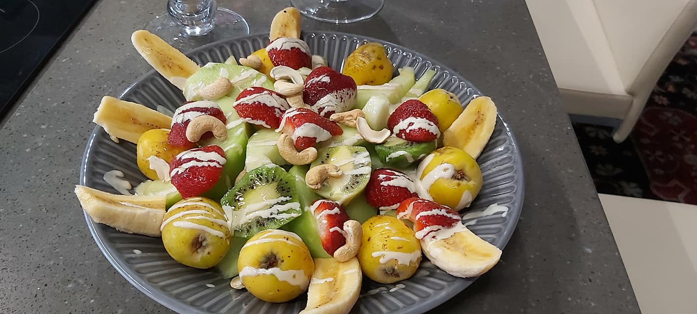 φρουτοσαλάτα_με_μέλι_και_ταχίνι_