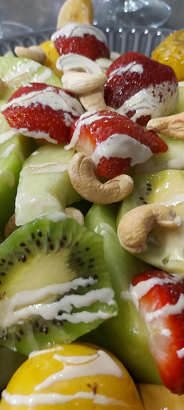 φρουτοσαλάτα_με_μέλι_και_ταχίνι_ φρουτοσαλάτα_με_μέλι_και_ταχίνι_