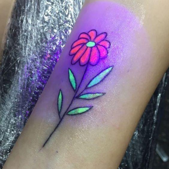 UV Tattoos_με_λουλούδι_ UV Tattoos_με_λουλούδι_