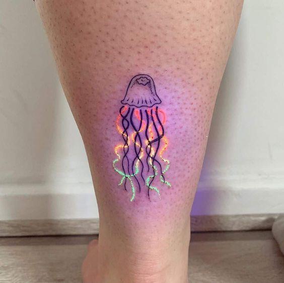 UV Tattoos_με_μέδουσα_ UV Tattoos_με_μέδουσα_