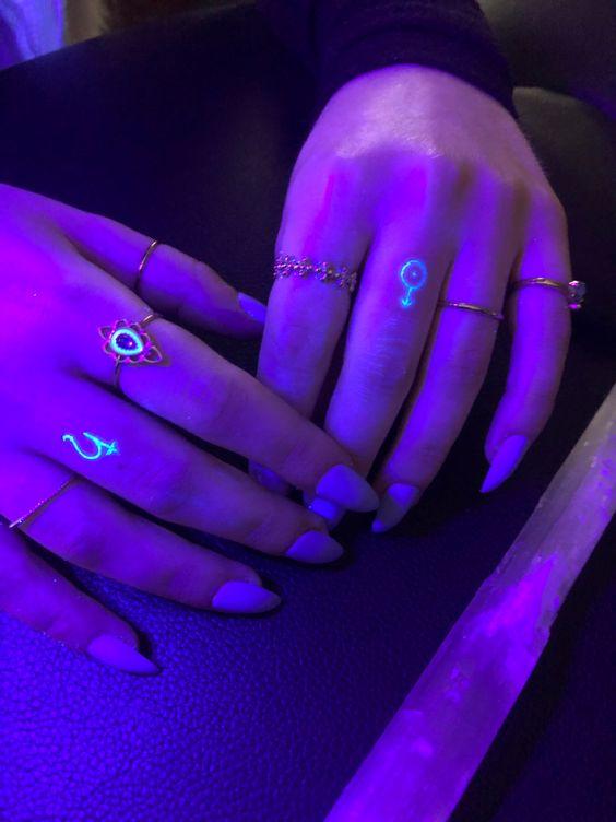 UV Tattoos_στα_δάχτυλα_ UV Tattoos_στα_δάχτυλα_