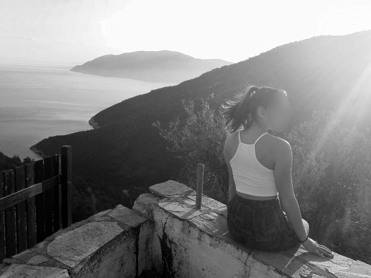 Γλυκά Νερά: Αυτή είναι η κούκλα μητέρα που δολοφόνησαν οι κακοποιοί