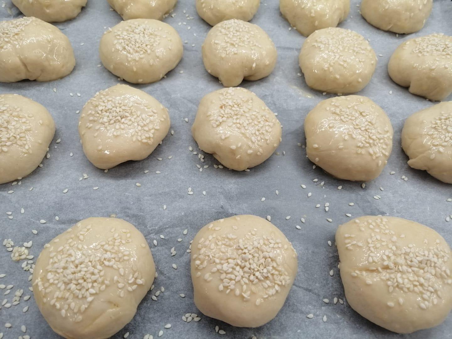 Ψωμάκια γεμιστά_με τυρί κρέμα_και_σαλάμι_ Ψωμάκια γεμιστά_με τυρί κρέμα_και_σαλάμι_