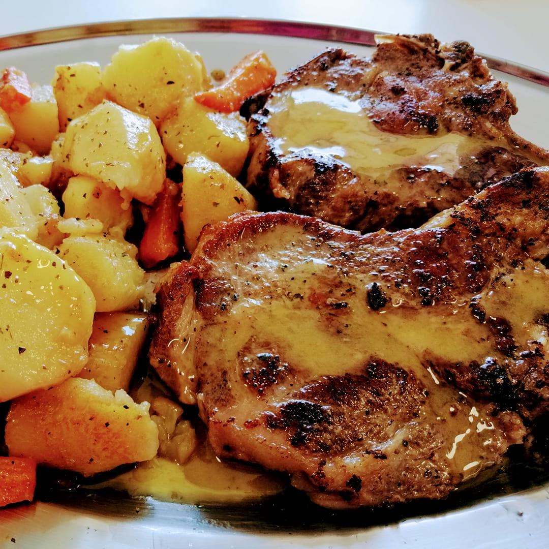 Μπριζόλες στην κατσαρόλα : Κρασάτες και λεμονάτες