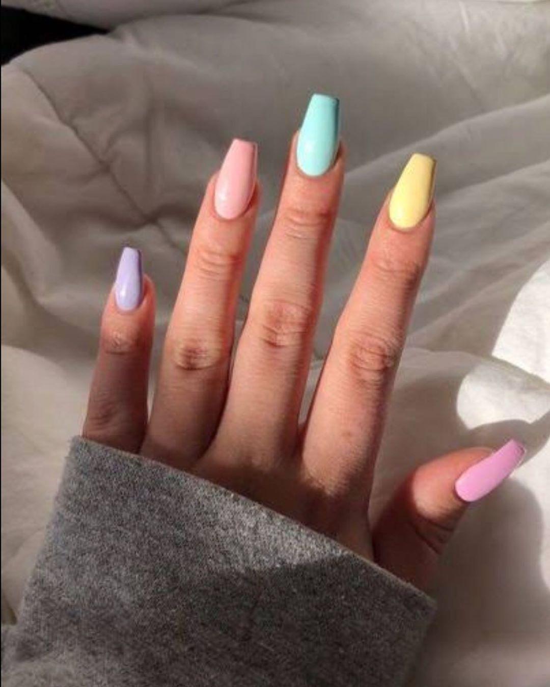 χρωματιστά νύχια_σε_παστέλ_χρώματα_ χρωματιστά νύχια_σε_παστέλ_χρώματα_