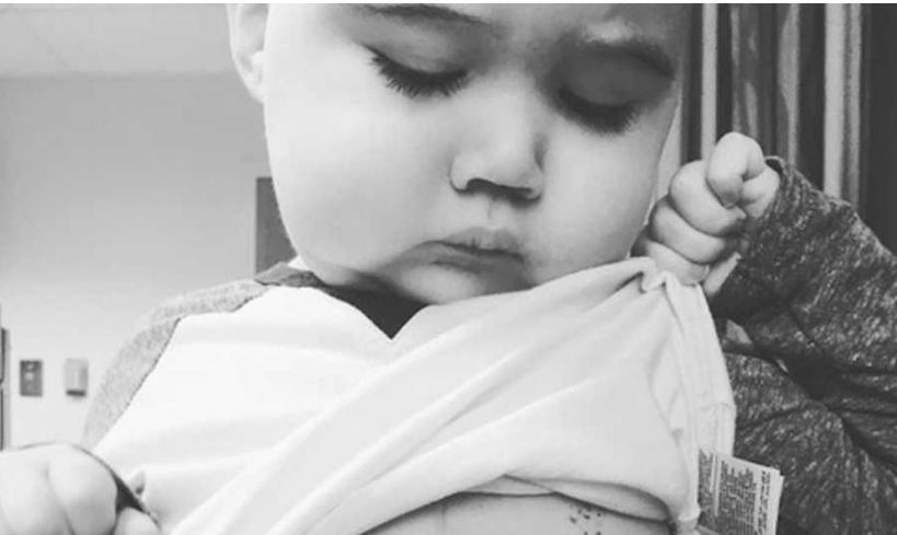 βλέπαμε_τα_μαλλάκια_του_να_πέφτουν_το_συγκινητικό_μήνυμα_μητέρας_για_τον_παιδικό καρκίνο_