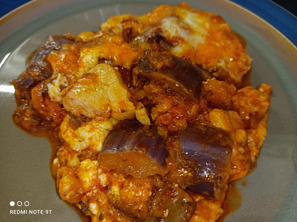 Μελιτζάνες_ με _κοτόπουλο_ στο_ φούρνο_ σαν _σουφλέ_