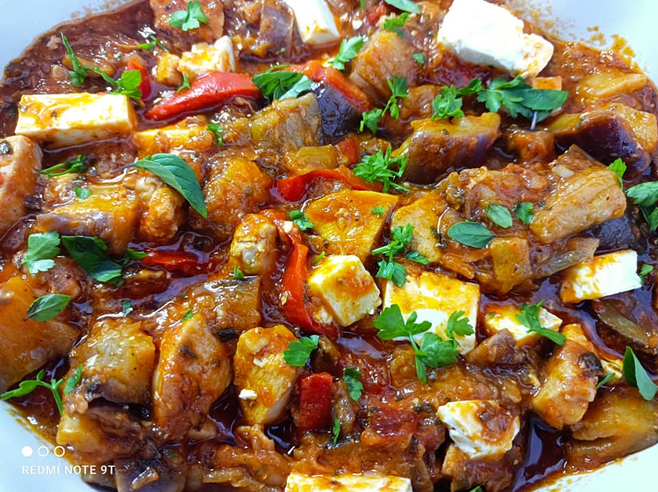 Μελιτζάνες_ με _κοτόπουλο_ στο_ φούρνο_ σαν _σουφλέ_