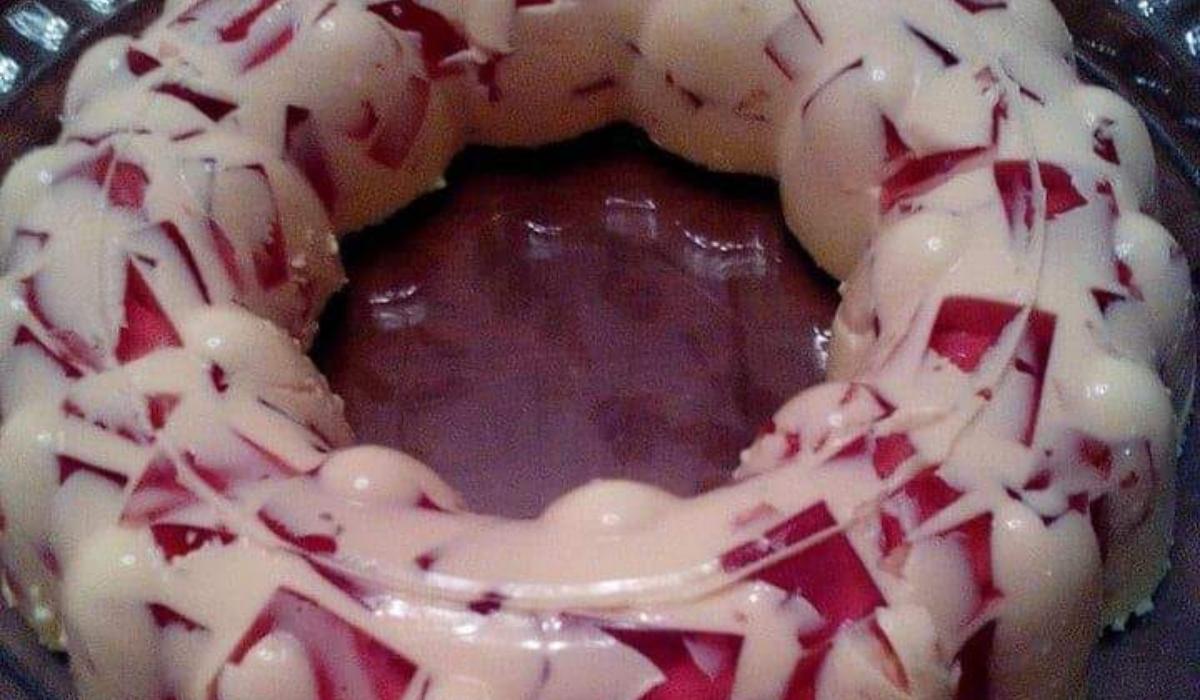 Ζελέ_σε φόρμα_με γιαούρτι_