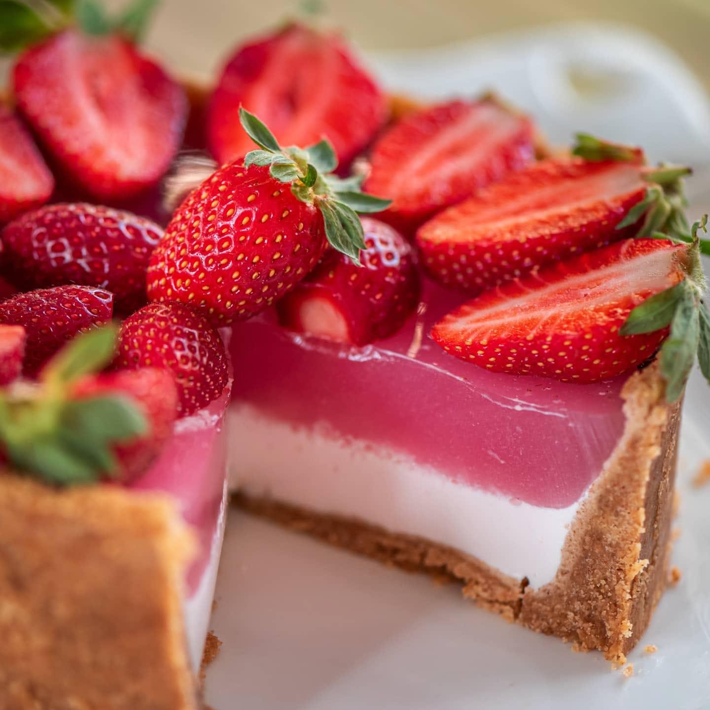 γλυκό_ψυγείου_με_φράουλες_ζελέ_χωρίς ζάχαρη_