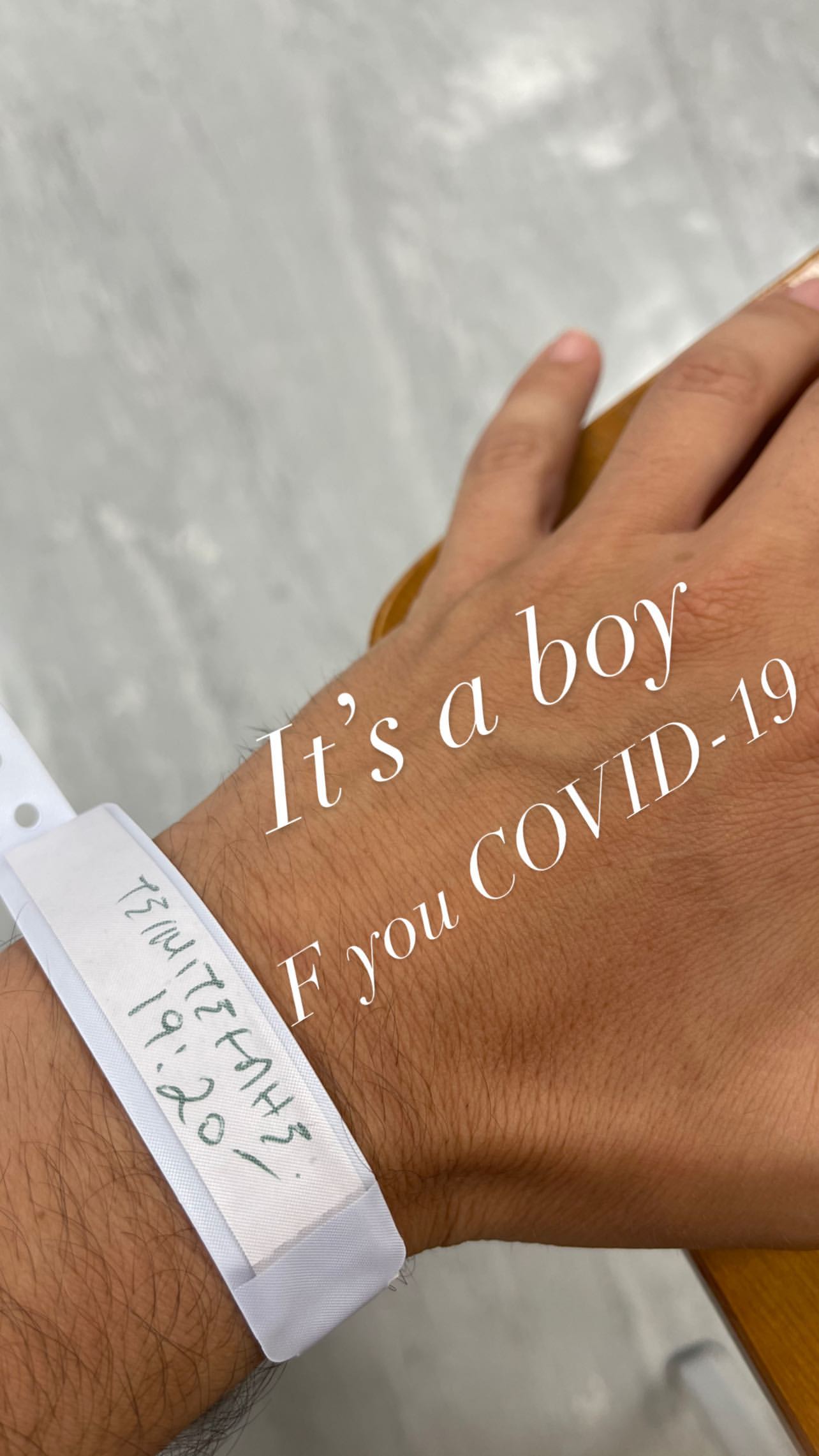 Ο Γιάννης Τσιμιτσέλης στο νοσοκομείο με κορονοϊό