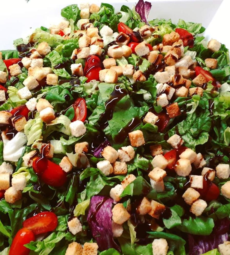 Πράσινη σαλάτα με σάλτσα βινεγκρέτ